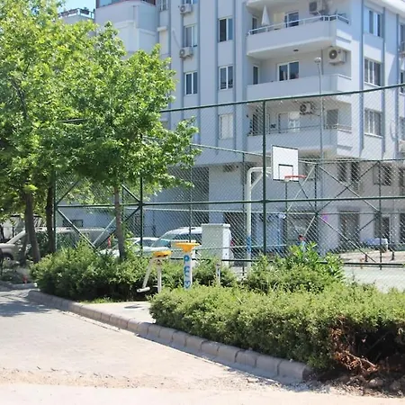 Merkezde Plaja 75 Metre مرمريس