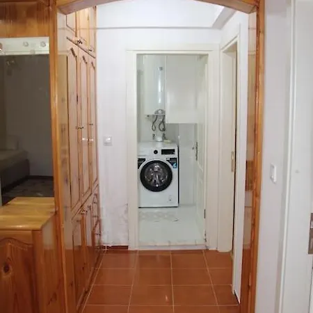 Merkezde Plaja 75 Metre شقة *